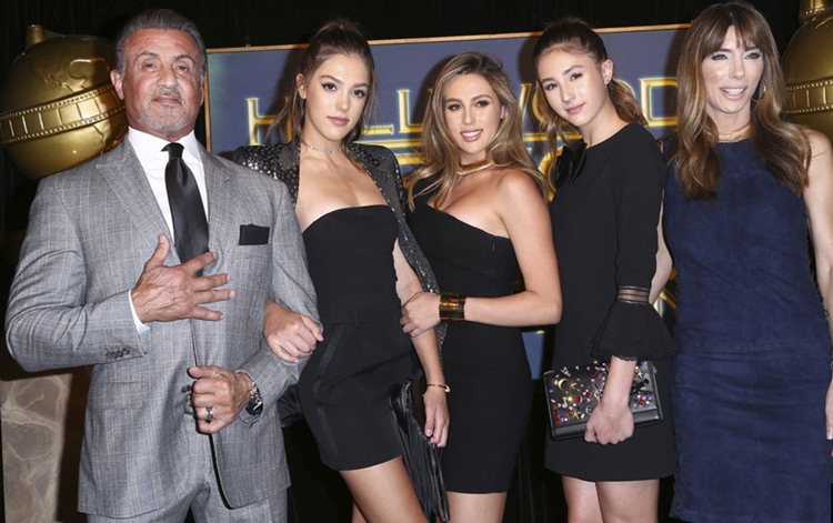 鲨海逃生上映电影,鲨海逃生史泰龙