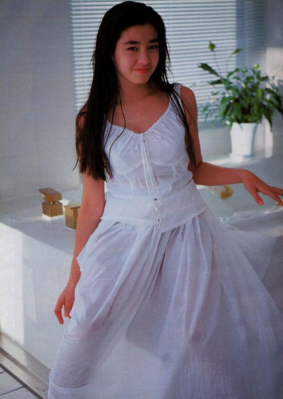 美女日推写真之日本小姐姐比美