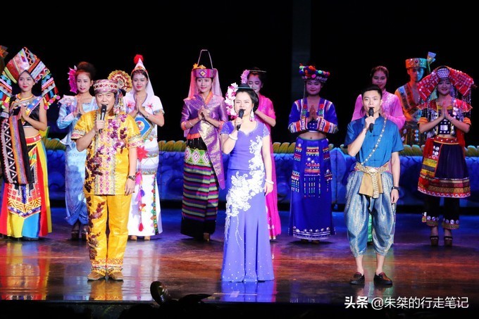 西双版纳泼水节攻略,西双版纳傣族泼水节和广西泼水节