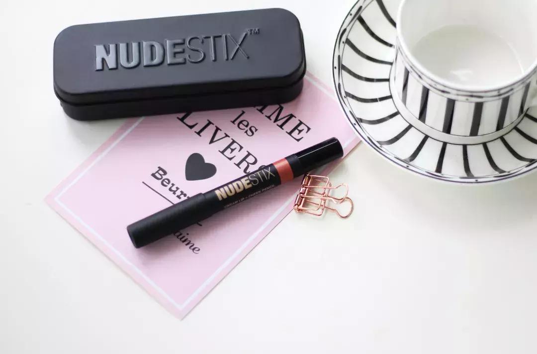 黄皮入手豆沙色,黄皮买了橘调口红