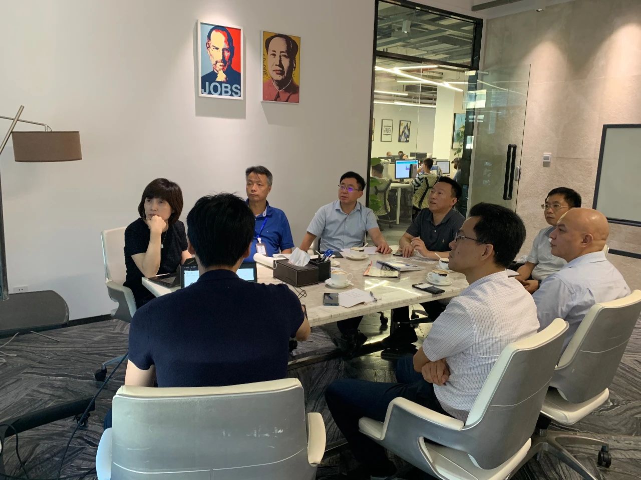 市工信局搭桥牵线海翼集团与链石科技展开合作商谈