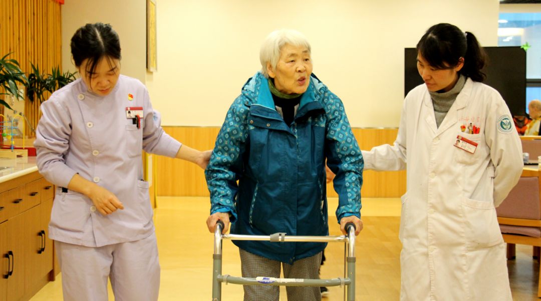 乐居长者屋，长者尽享三甲医院多科专家联合会诊的便利