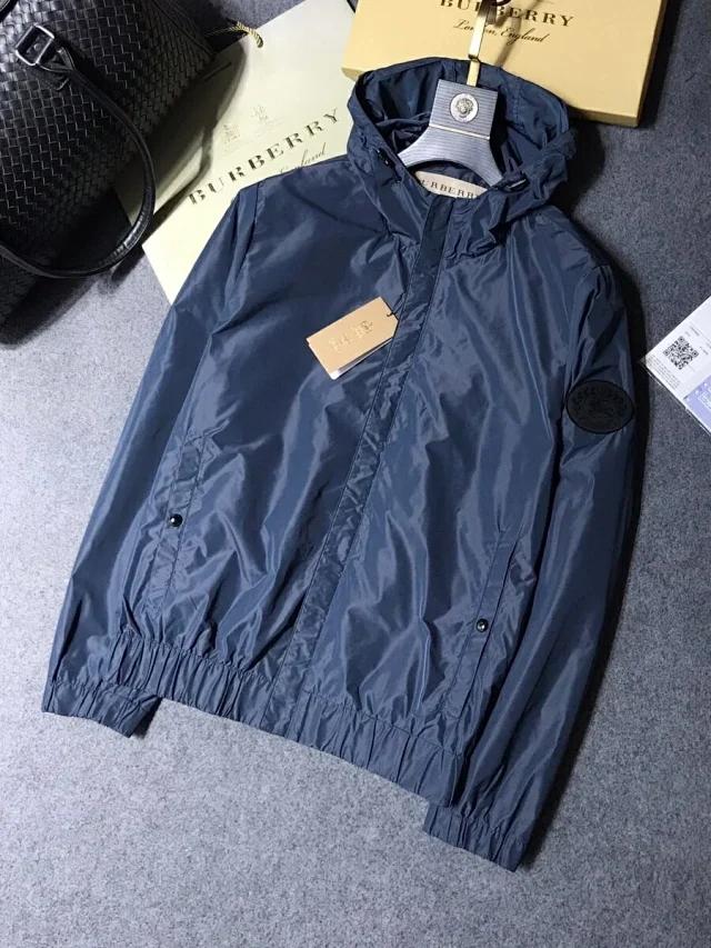 普拉达通勤服,普拉达蓝色条纹衣服多少钱