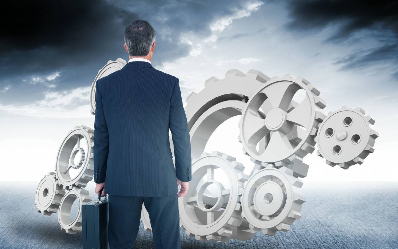 可为“金钱”努力向上但不做“守财奴”，体现成功价值