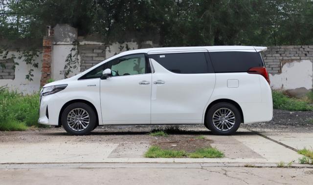 从日本运一辆车回中国要多少钱,从日本把车运过来多少钱