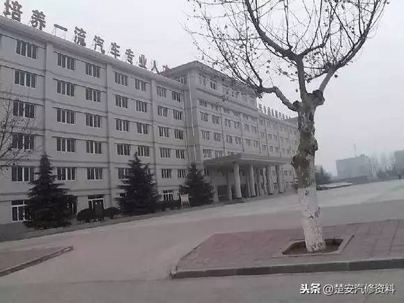 从修车店起家发展二手车店,从一个学徒在4s店干十年修车