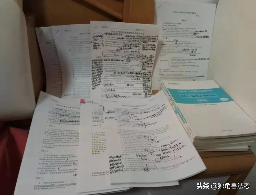 基层公务员为何执着法考？只为还百姓公道！你又为何与法律结缘？