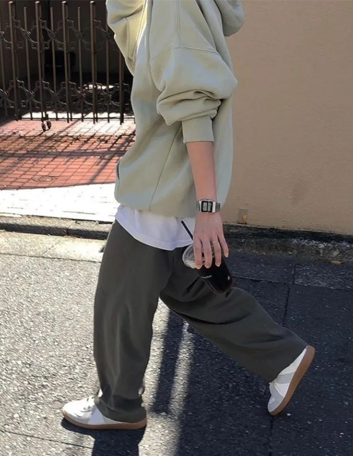 为什么都喜欢配德训鞋,现在很多人穿德训鞋