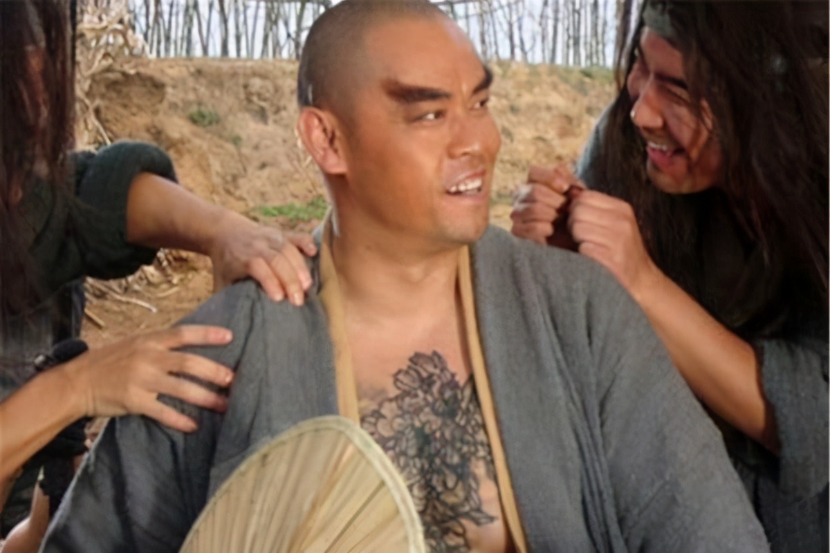 水浒传鲁智深对战金轮法王,水浒传鲁智深破长蛇阵