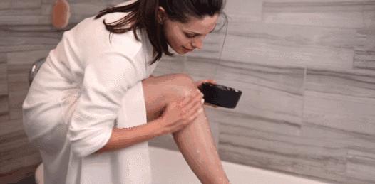 胳膊肘和膝盖黑怎么变白,手臂膝盖处黑要怎么美白