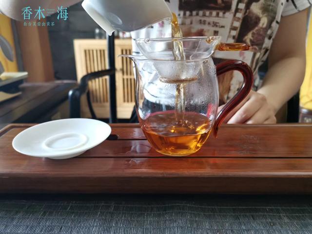 泡一杯茶一般用几克茶叶合适呢,泡好的茶放什么好喝