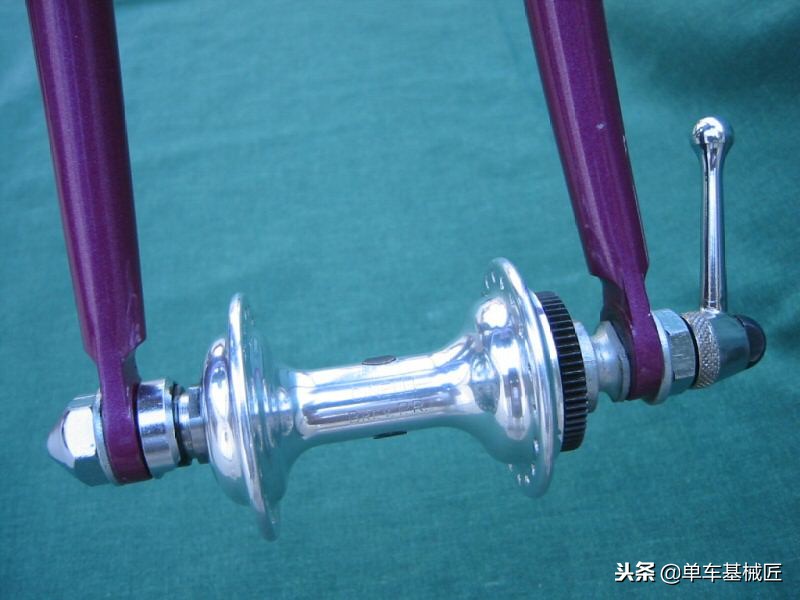 自行车花鼓上的塔基是怎样组装的,怎么判断飞轮与花鼓塔基契合