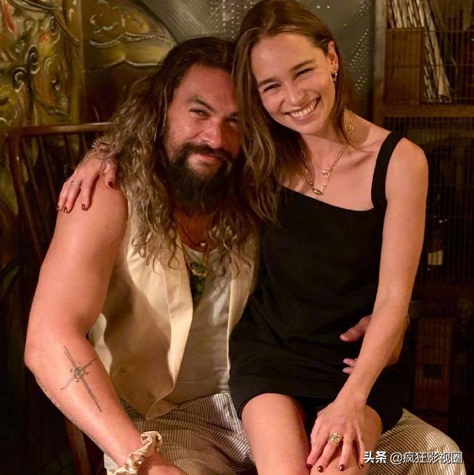 海王、光头郭达、巨石,好莱坞3大“吸金机器”,现实中娶了谁?