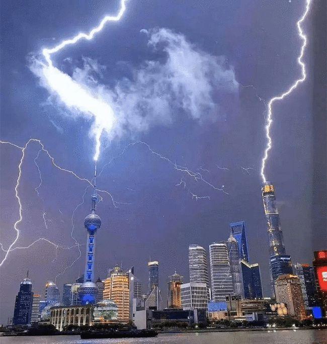 雷电为什么会击中人类,雷电致死原因