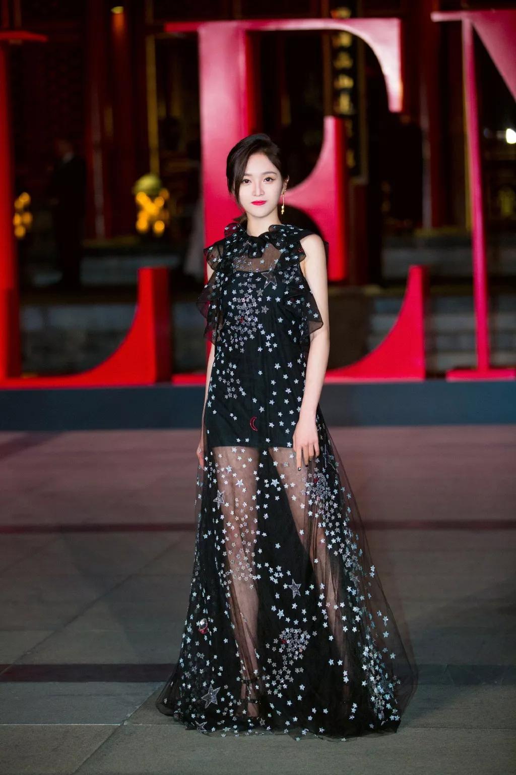 哪个女明星日常衣品最好,最近女明星衣品