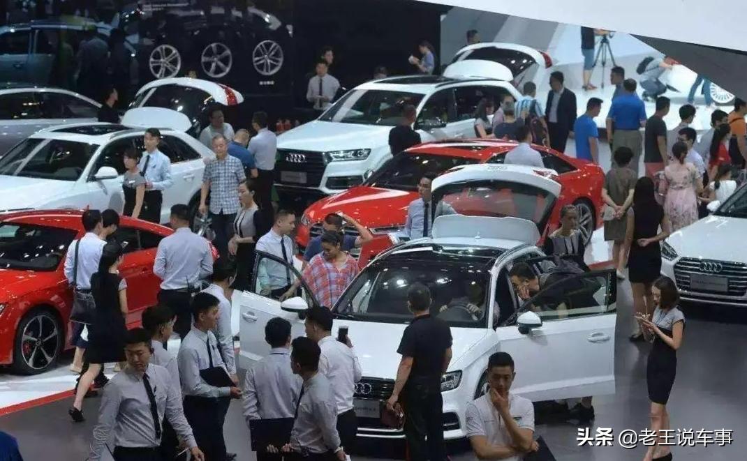 4s店为什么喜欢贷款买车的人,4s店销售员为何让顾客贷款买车