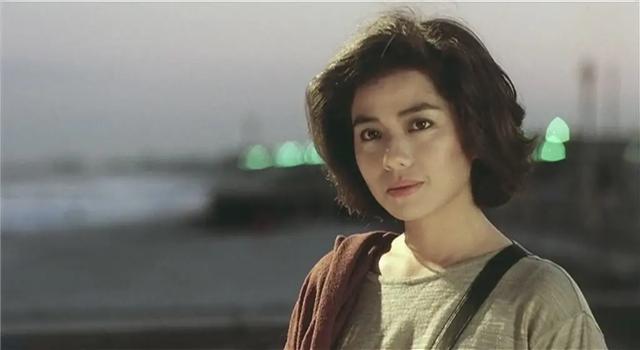 1987年，周润发32岁，钟楚红27岁，拍了一部难以超越的童话爱情