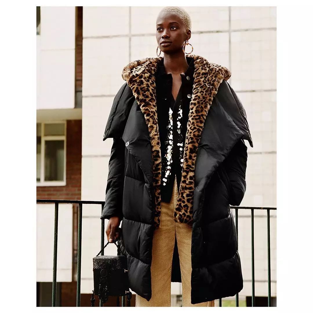 双十一大牌羽绒服打折,双十一购物狂欢节冲锋衣冬