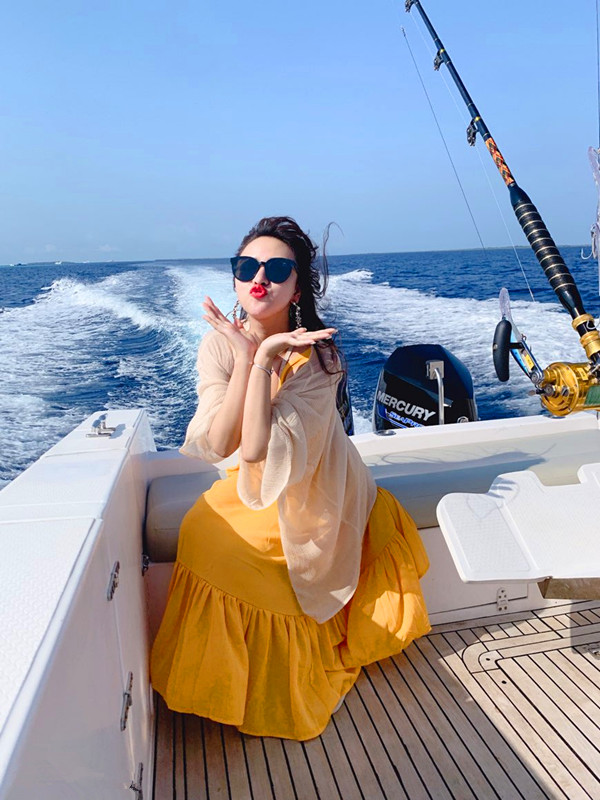 斗鱼神豪帆爷退鱼,斗鱼神豪刷20万挽留一姐