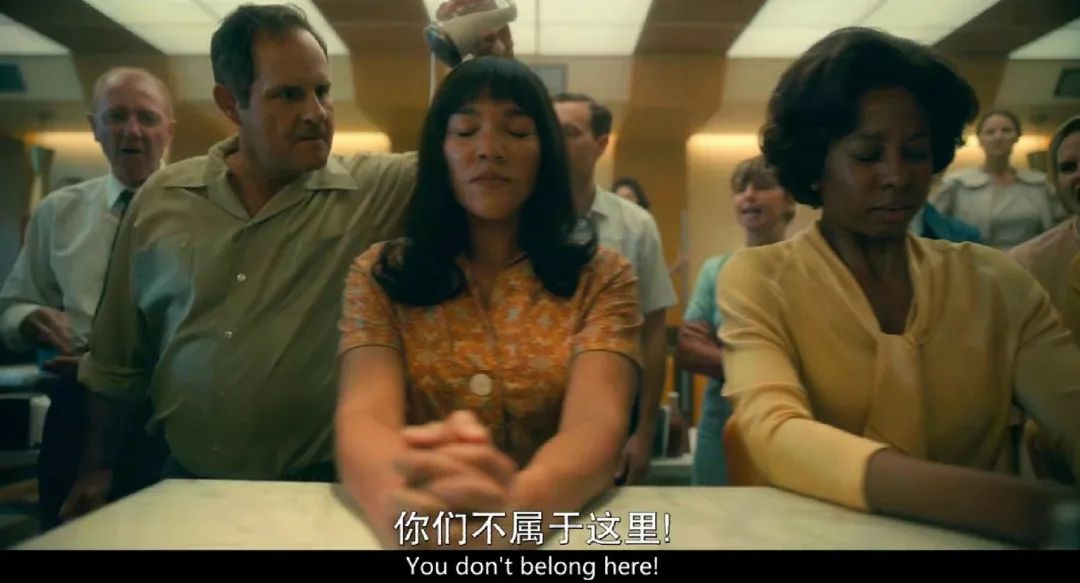 凭什么它能在国外爆火？《伞学院》告诉我们：超人不好当