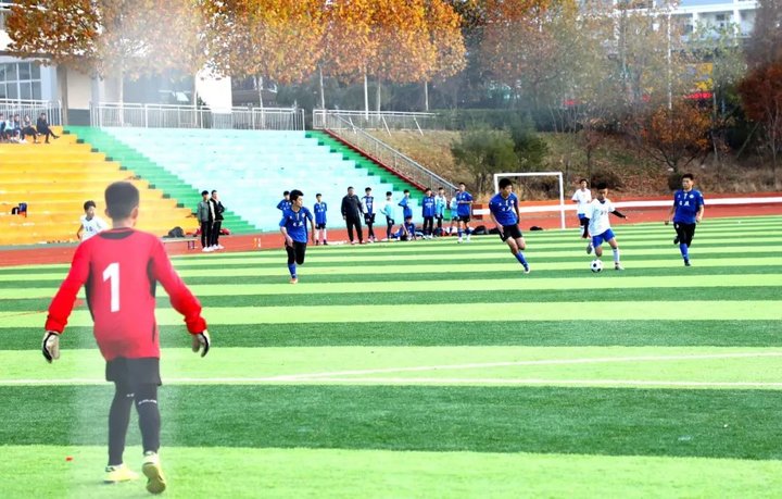 日照新营中学足球队赴武汉比赛,日照新营中学2017