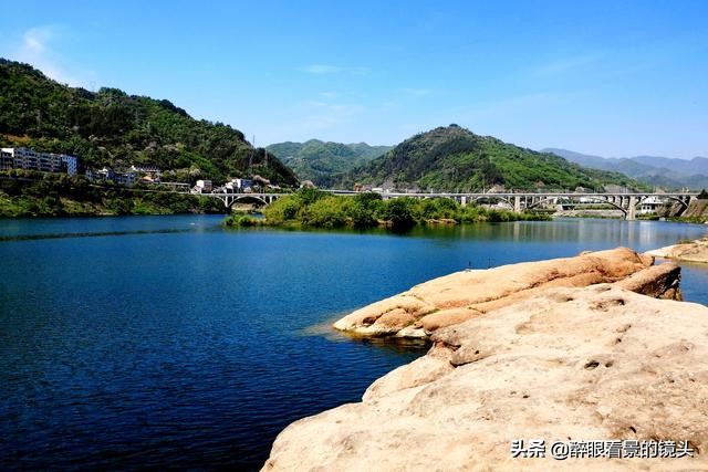 石泉汉江三峡景区最近风景,石泉红石包图片大全