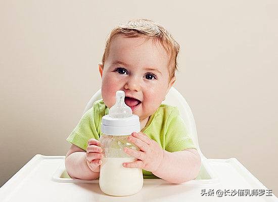 母乳宝宝容易奶粉过敏,母乳过敏一定要停掉母乳吗