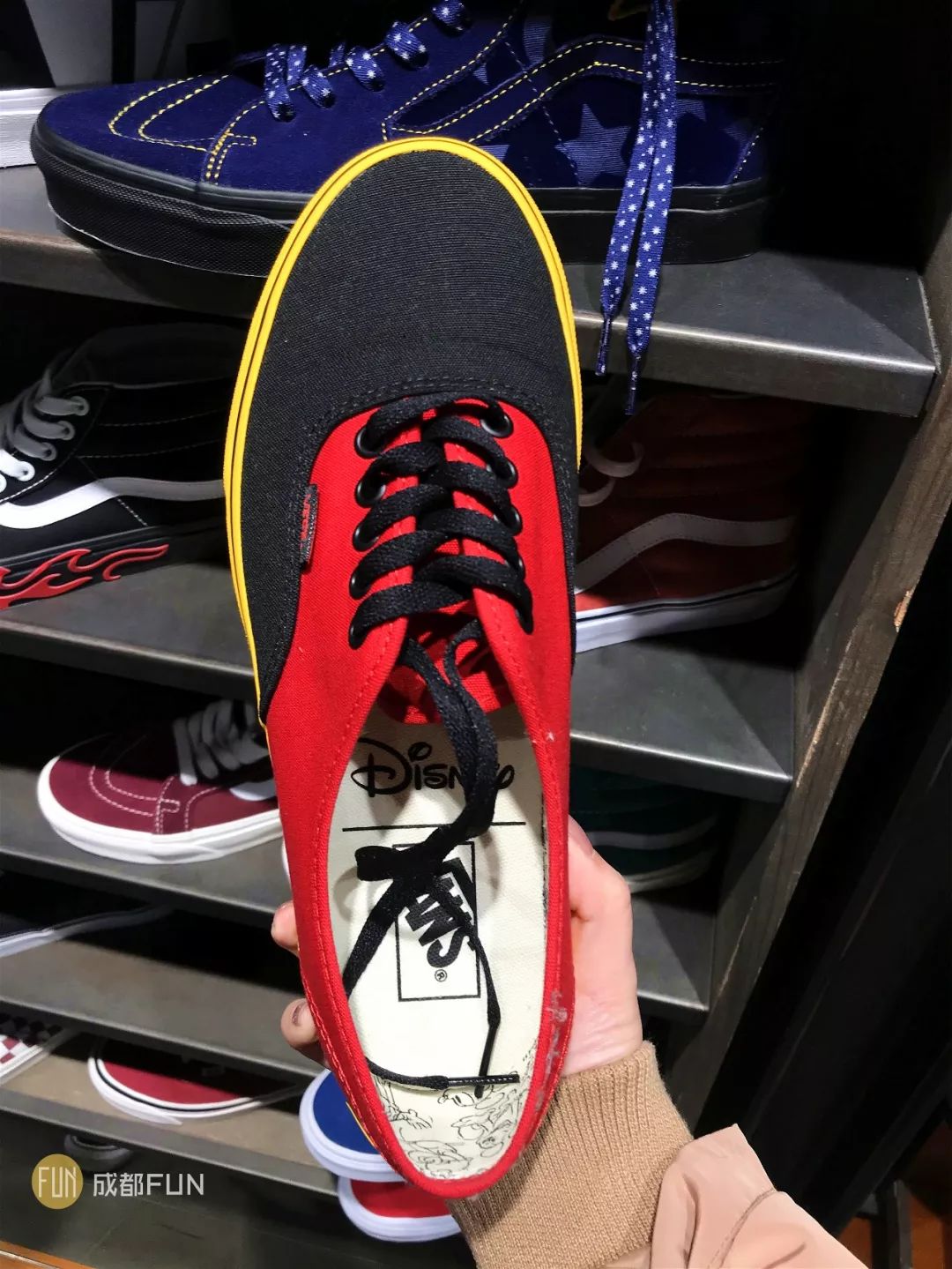 moschinohm合作款,hm和星际联名