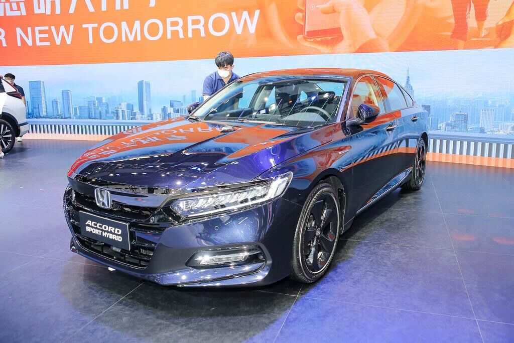 本田英诗派和本田雅阁入手哪个好,本田雅阁与奥迪a4l哪个值得入手