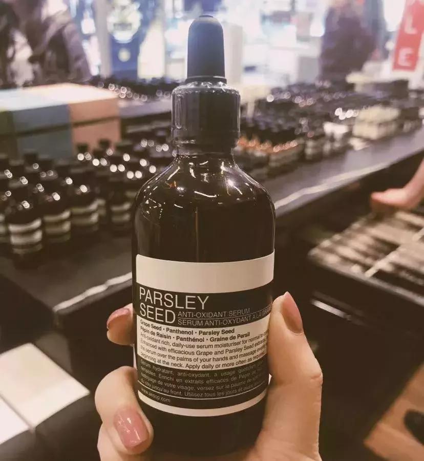 20岁抗氧化精华推荐学生,哪种精华适合三十多岁的年纪