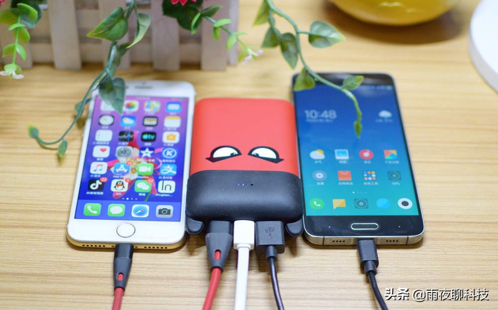 双输出、性能澎湃、魔力十足：爱国者小魔兽MS100移动电源