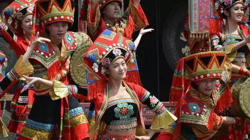 中国六十年代观影最多的电影,18年震撼中国十大瞬间