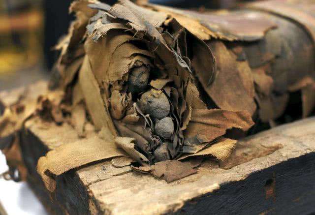 耶稣裹尸布现在在哪里,耶稣裹尸布十大未解之谜