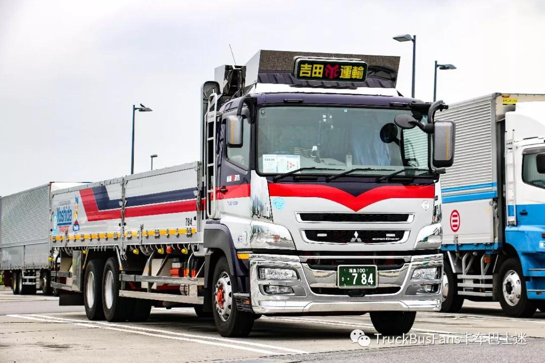 日本高速公路服务区随拍!卡车居然都这么帅