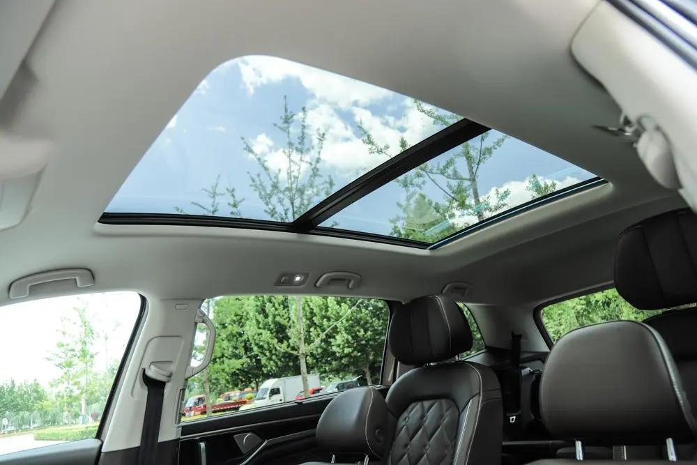 诚意之作试驾新款上汽大众威然,最新款的上汽大众威然mpv