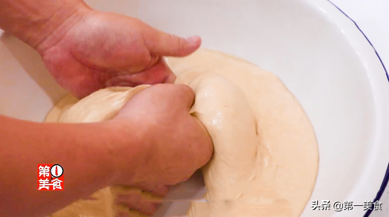 摆摊炸油条的配方和方法,早餐店油条技术教程