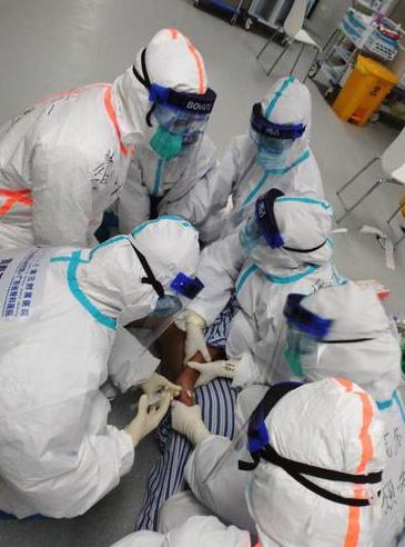 援鄂日记在援鄂抗疫的日子里,新冠肺炎抢救日记