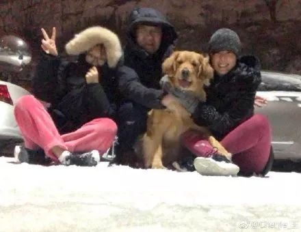 父母秀恩爱对子女的好处,父母特别秀恩爱的方式