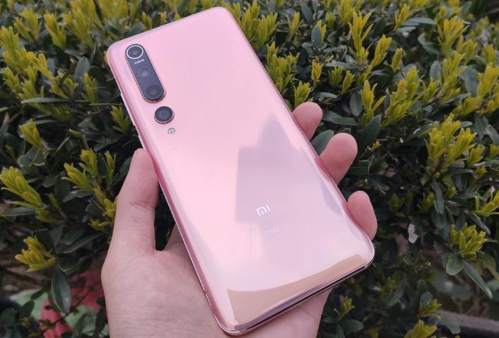 小米10发布会雷军说小米6钉子户,小米雷军回应荣耀高管喊话