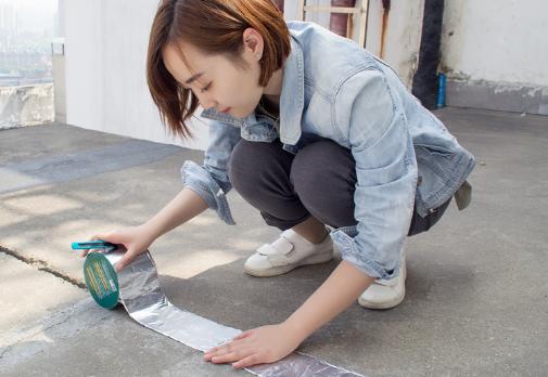 楼顶漏雨物业不给报修怎么办,楼顶漏雨是否应该物业维修