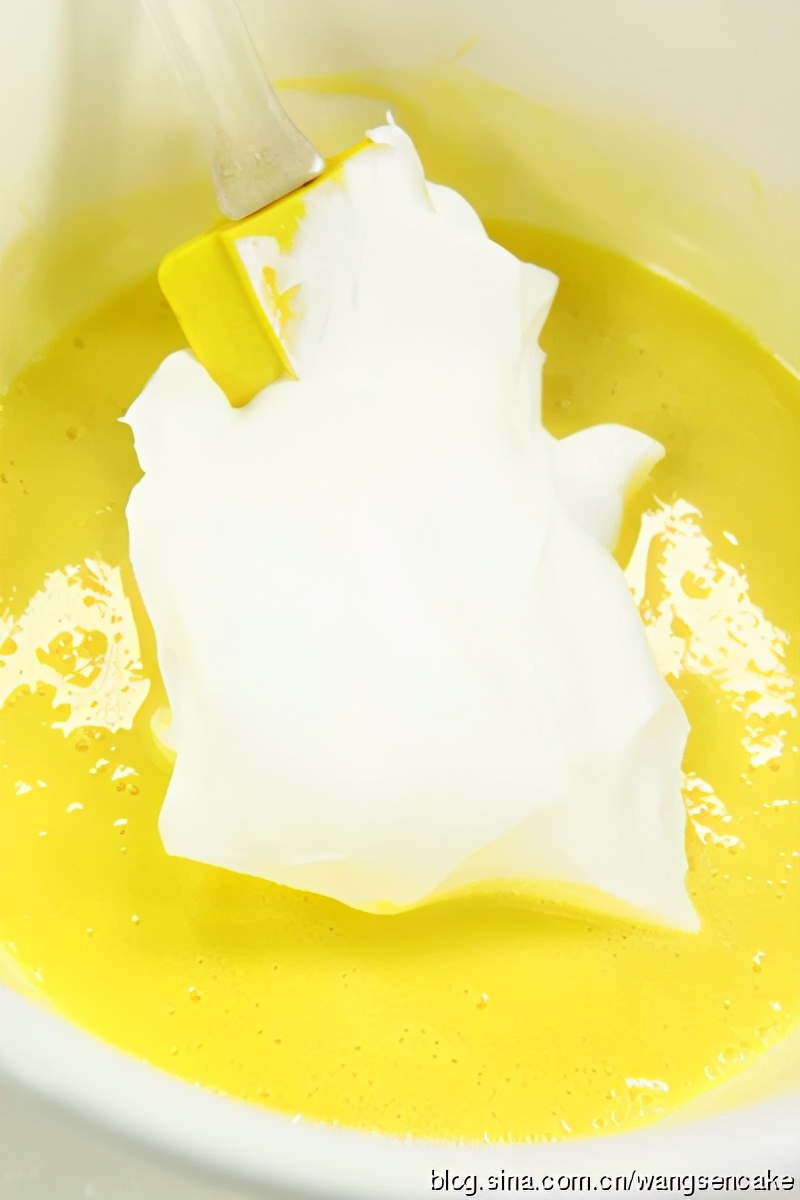 想要做一个简单的蛋糕,想要简单又好吃的蛋糕怎么做