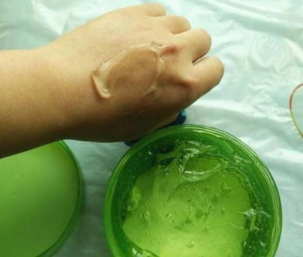 芦荟胶护肤界的万金油怎么用,芦荟胶如何与面霜搭配使用