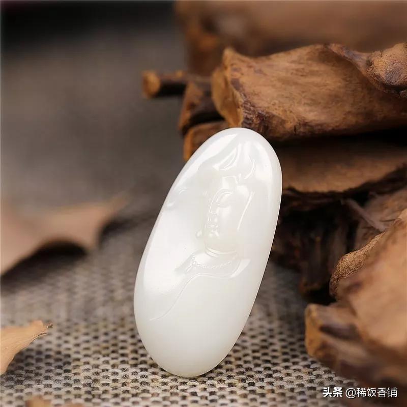 和田玉山料和籽料区别,和田玉山料和籽料的区别