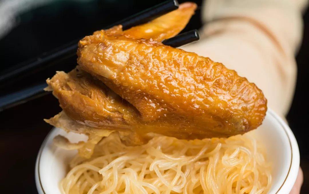 宝安人的顺德饭堂,生蚝用木桶蒸,还加黑松露