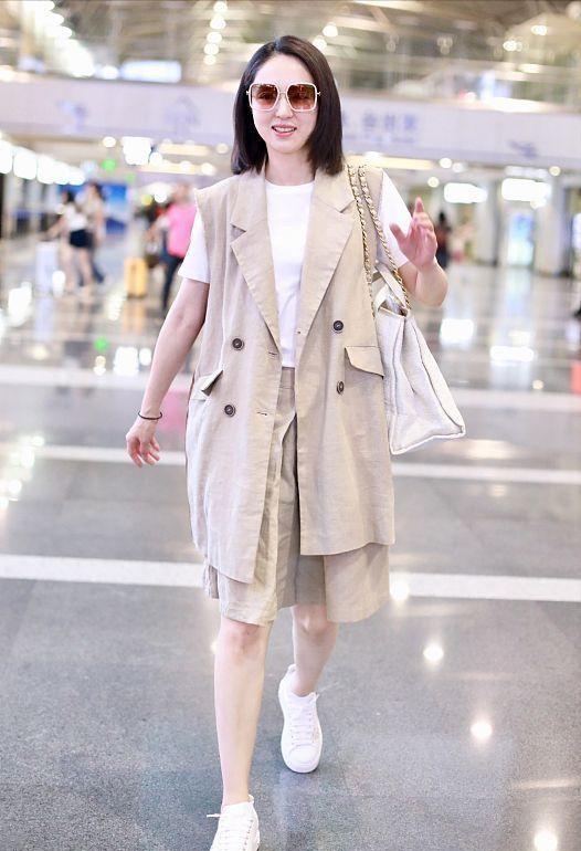 董璇高级感,董璇最新写真中回眸一笑仙气十足