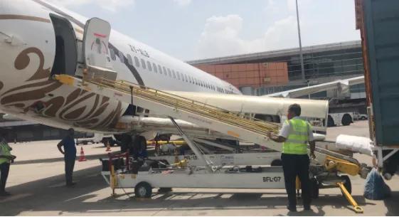 缅甸外交部发文，印度捐赠的医疗物资运抵仰光机场