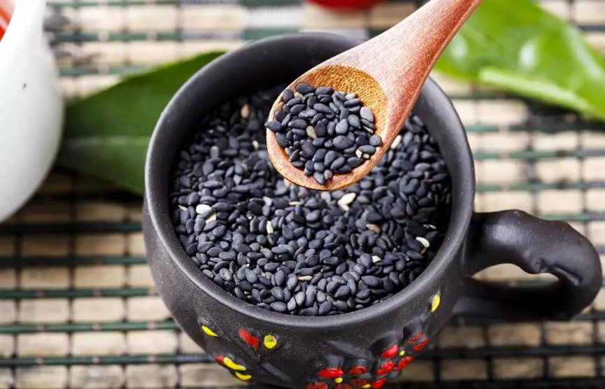 乌鸡越吃越补？黑色系食物大揭秘