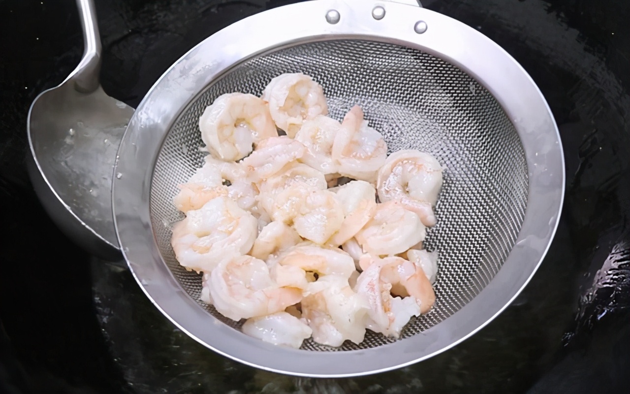 清炒虾仁怎样才能又鲜又脆弹,清炒虾仁怎样处理又弹又脆