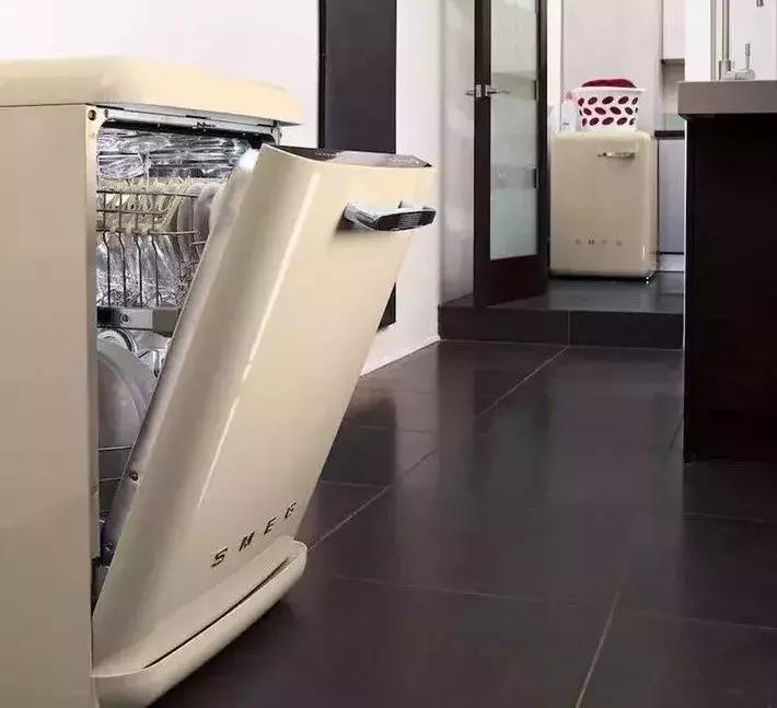 厨房要装洗碗机跟师傅说什么,洗碗机实用吗该如何挑选洗碗机