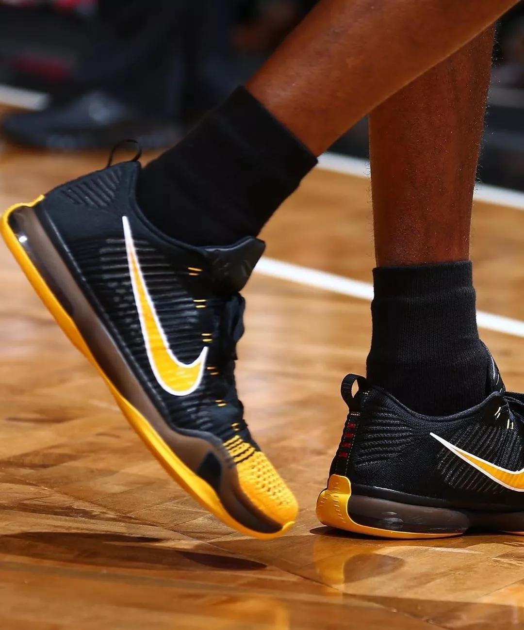 科比生涯最高分穿什么鞋,科比五名人堂配色nba上脚